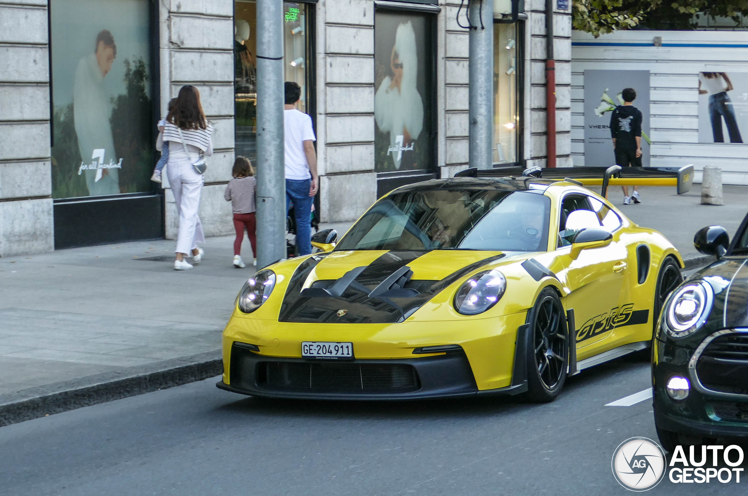 Porsche 992 GT3 RS Weissach Package