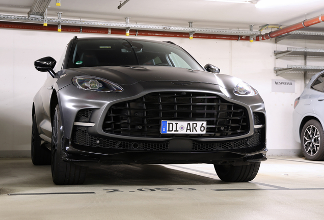 Aston Martin DBX707