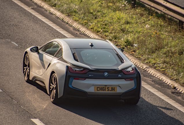 BMW i8