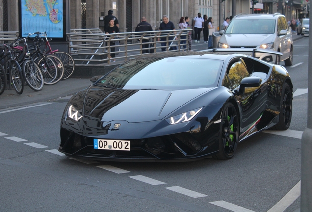 Lamborghini Huracán LP640-4 Performante