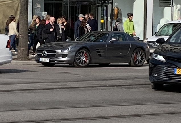 Mercedes-Benz SLS AMG