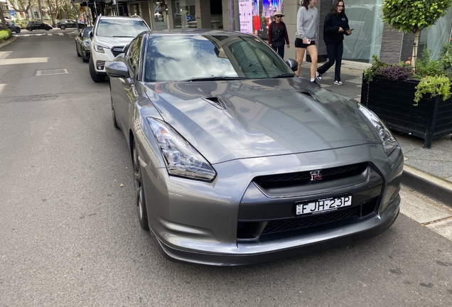 Nissan GT-R