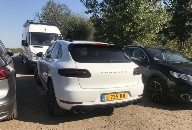 Porsche 95B Macan GTS