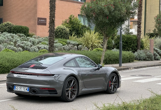 Porsche 992 Carrera 4S