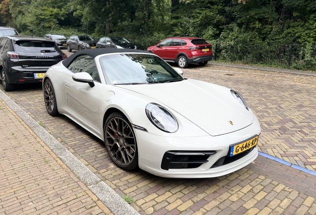 Porsche 992 Carrera 4S Cabriolet