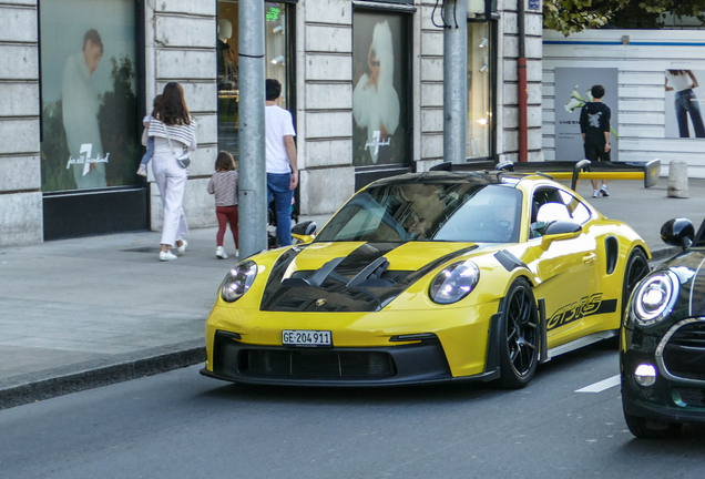 Porsche 992 GT3 RS Weissach Package