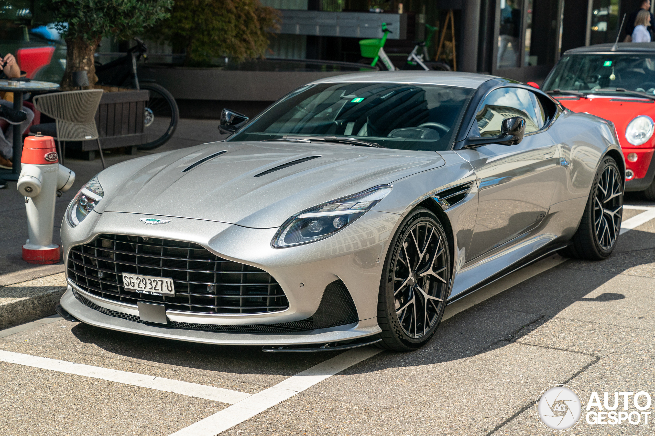 Aston Martin DB12