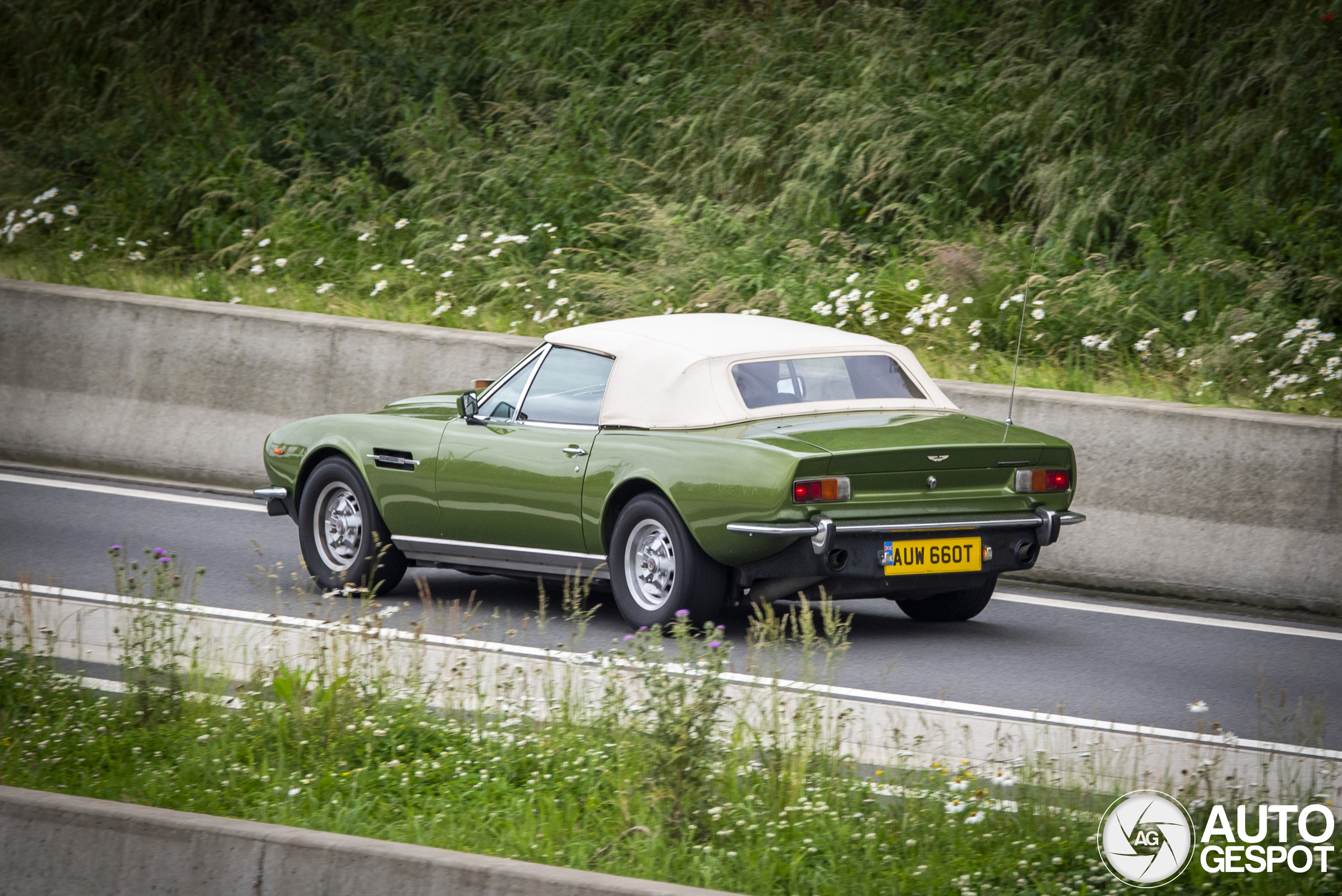 Aston Martin V8 Volante 1979-1989