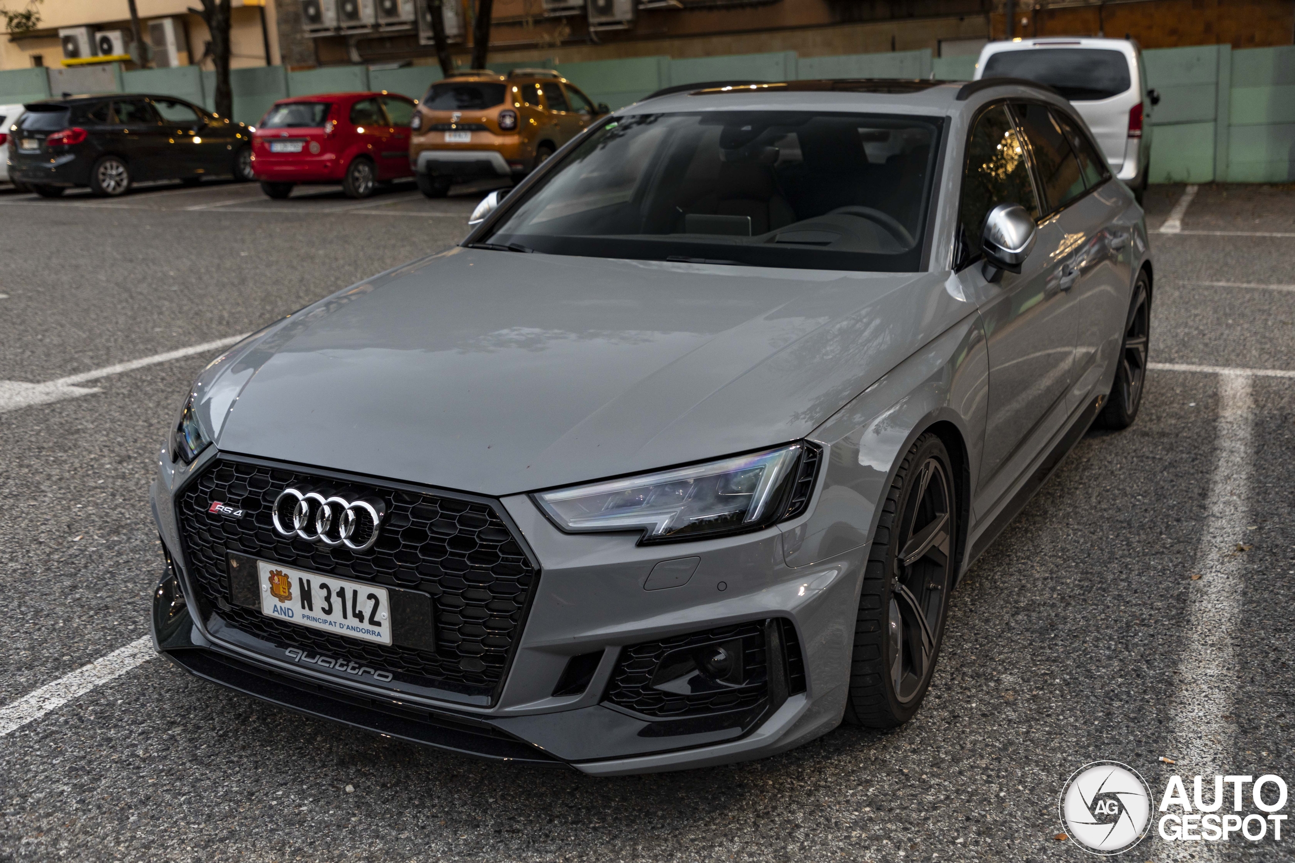 Audi RS4 Avant B9