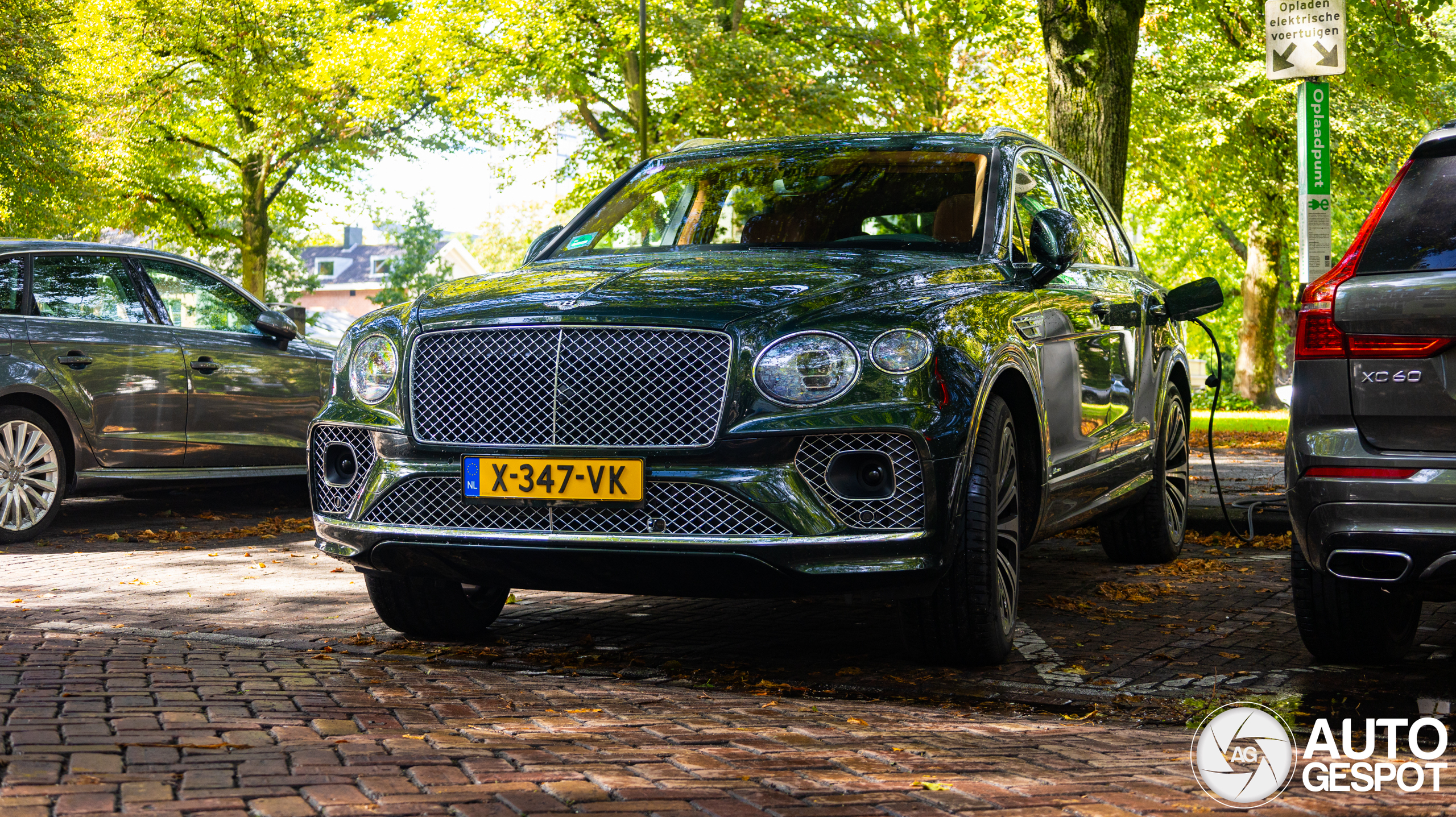 Bentley Bentayga Hybrid Azure