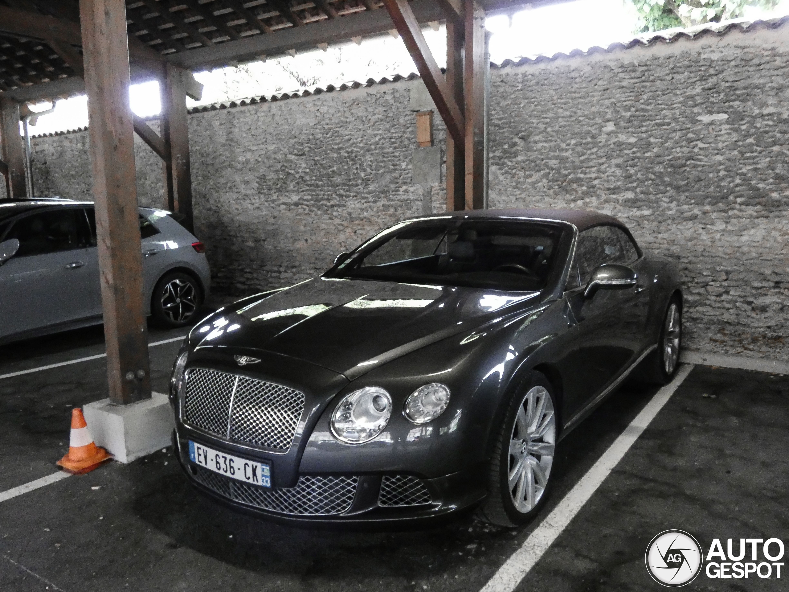 Bentley Continental GTC 2012