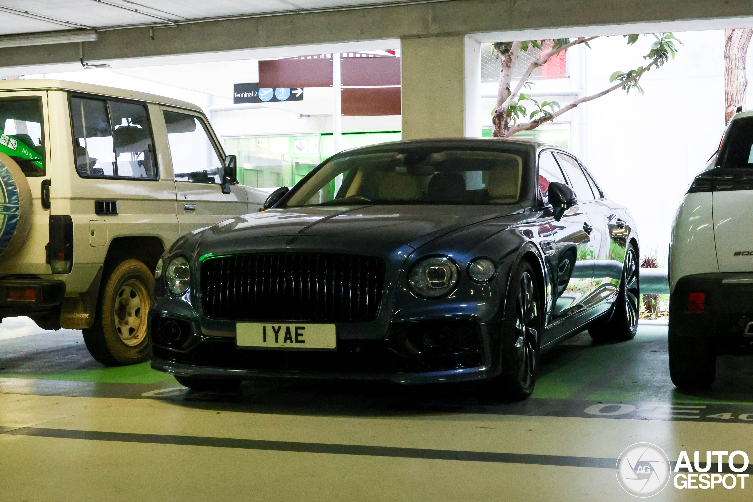 Bentley Flying Spur V8 2021