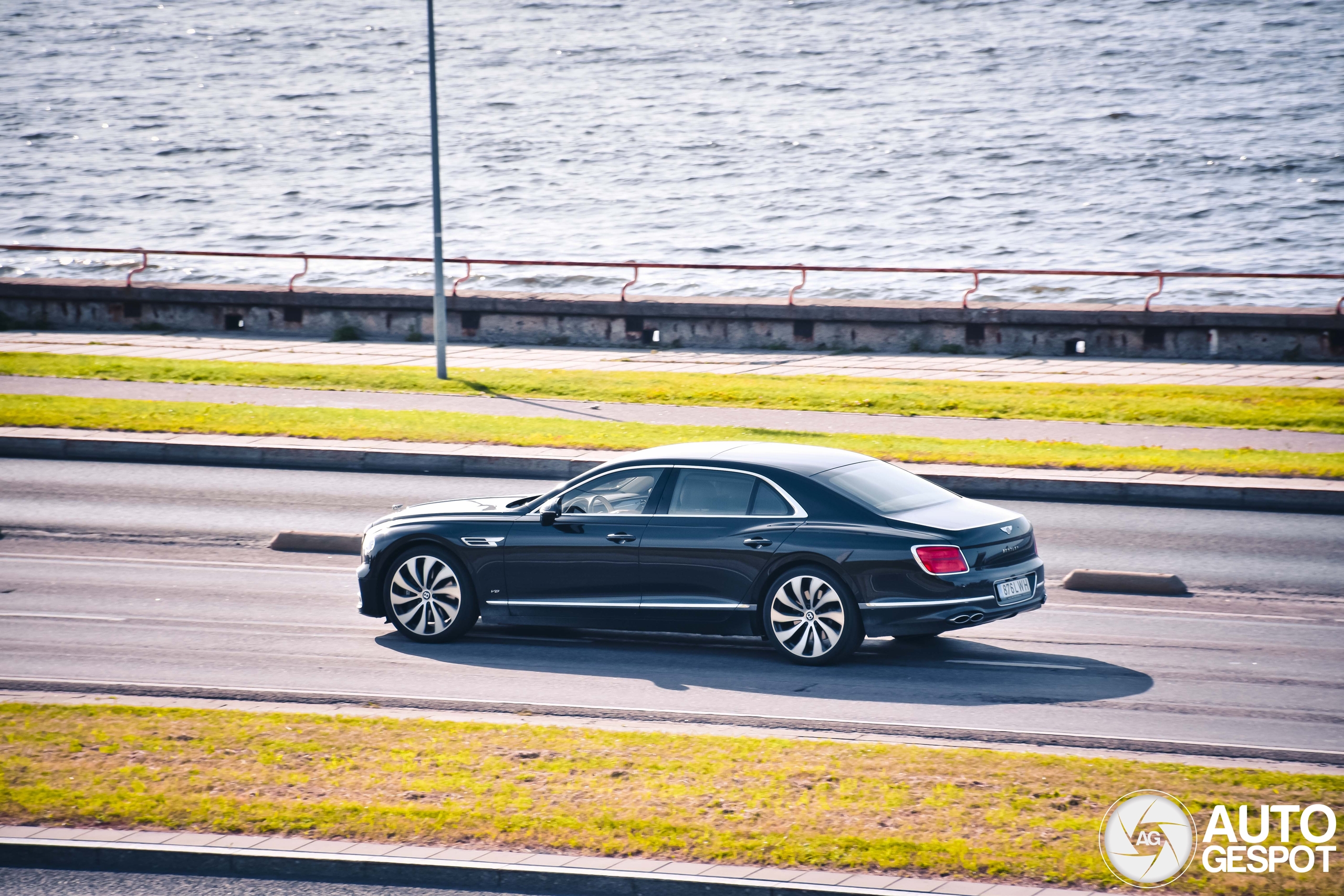 Bentley Flying Spur V8 2021