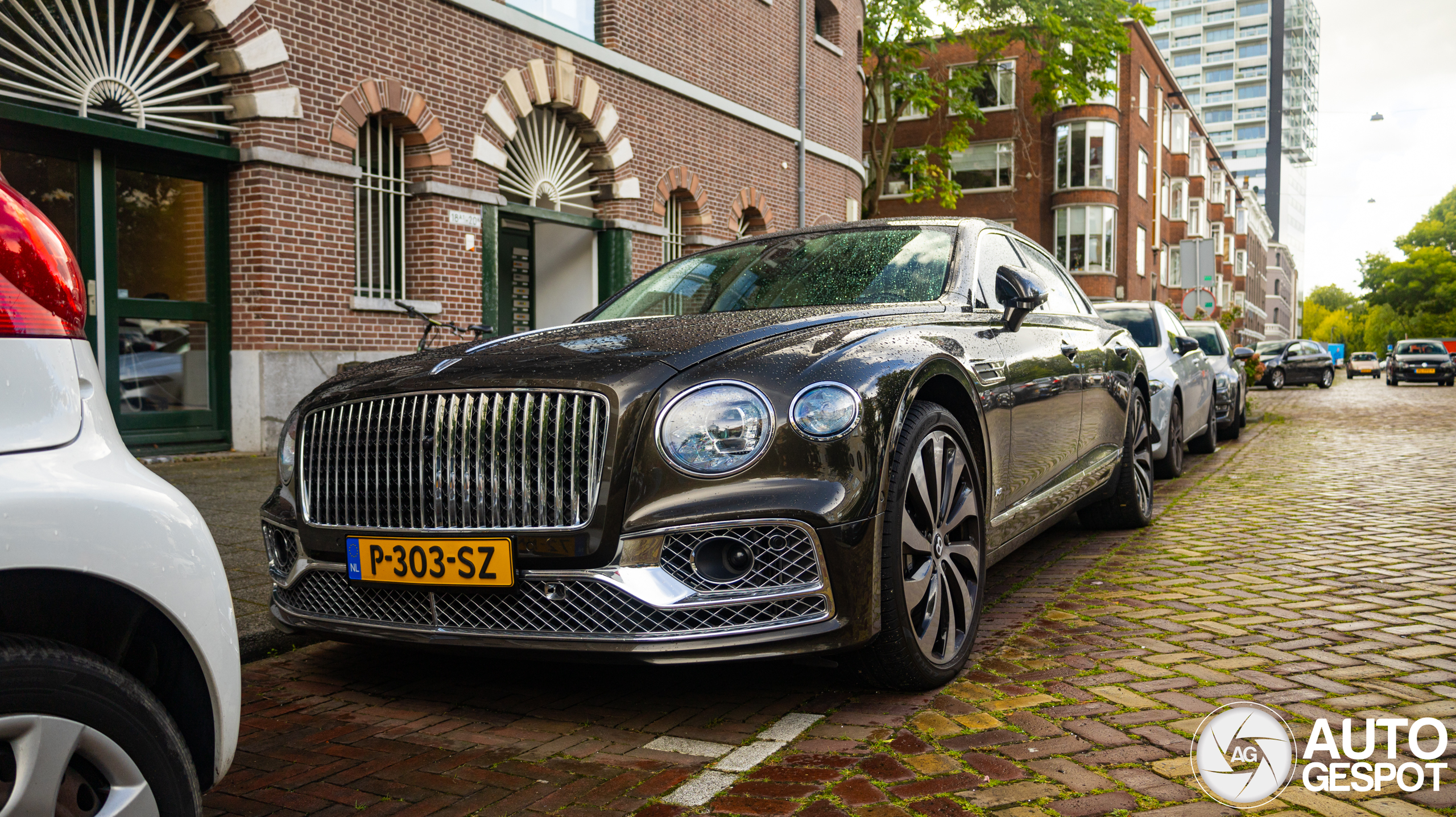 Bentley Flying Spur V8 2021