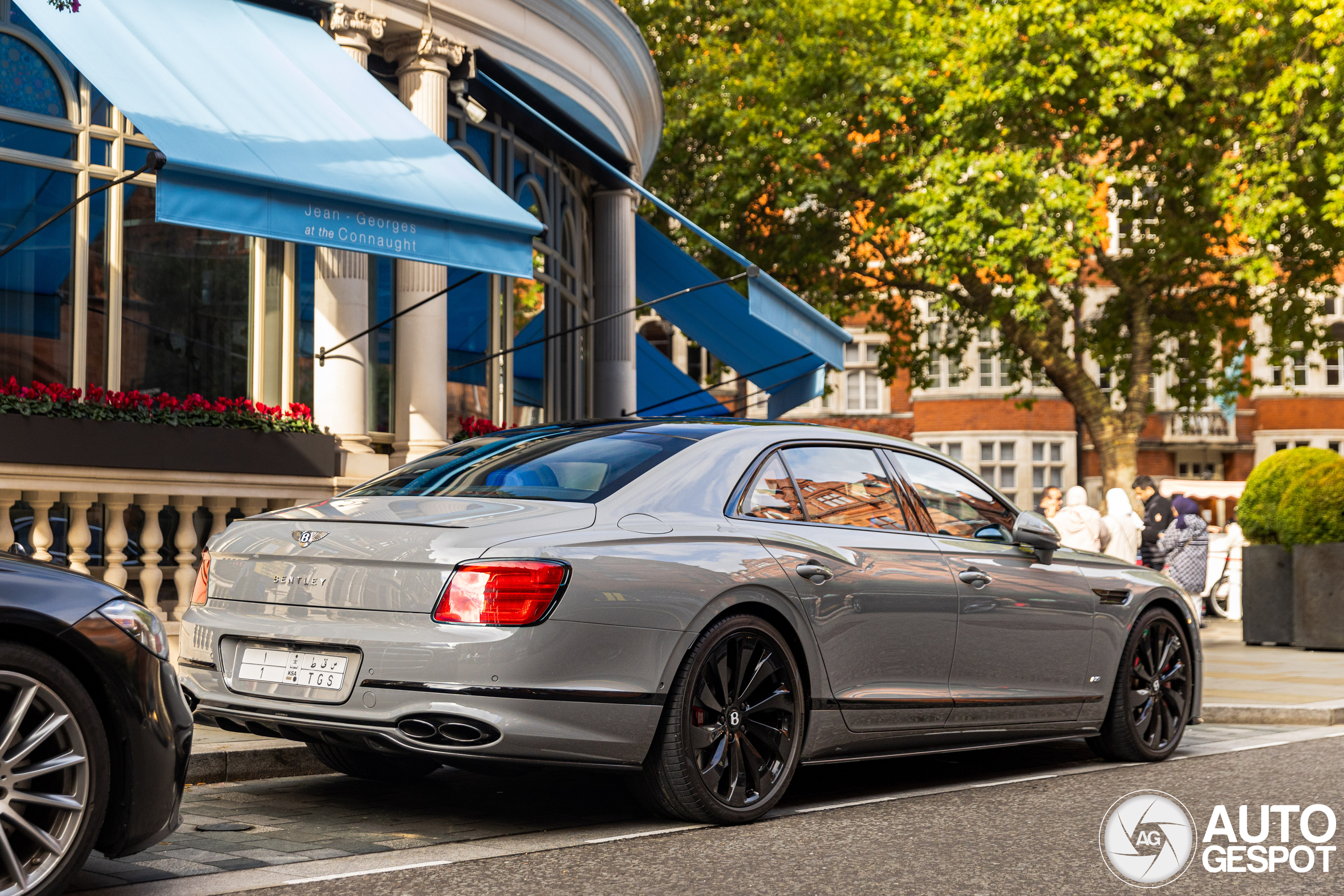 Bentley Flying Spur V8 S 2023