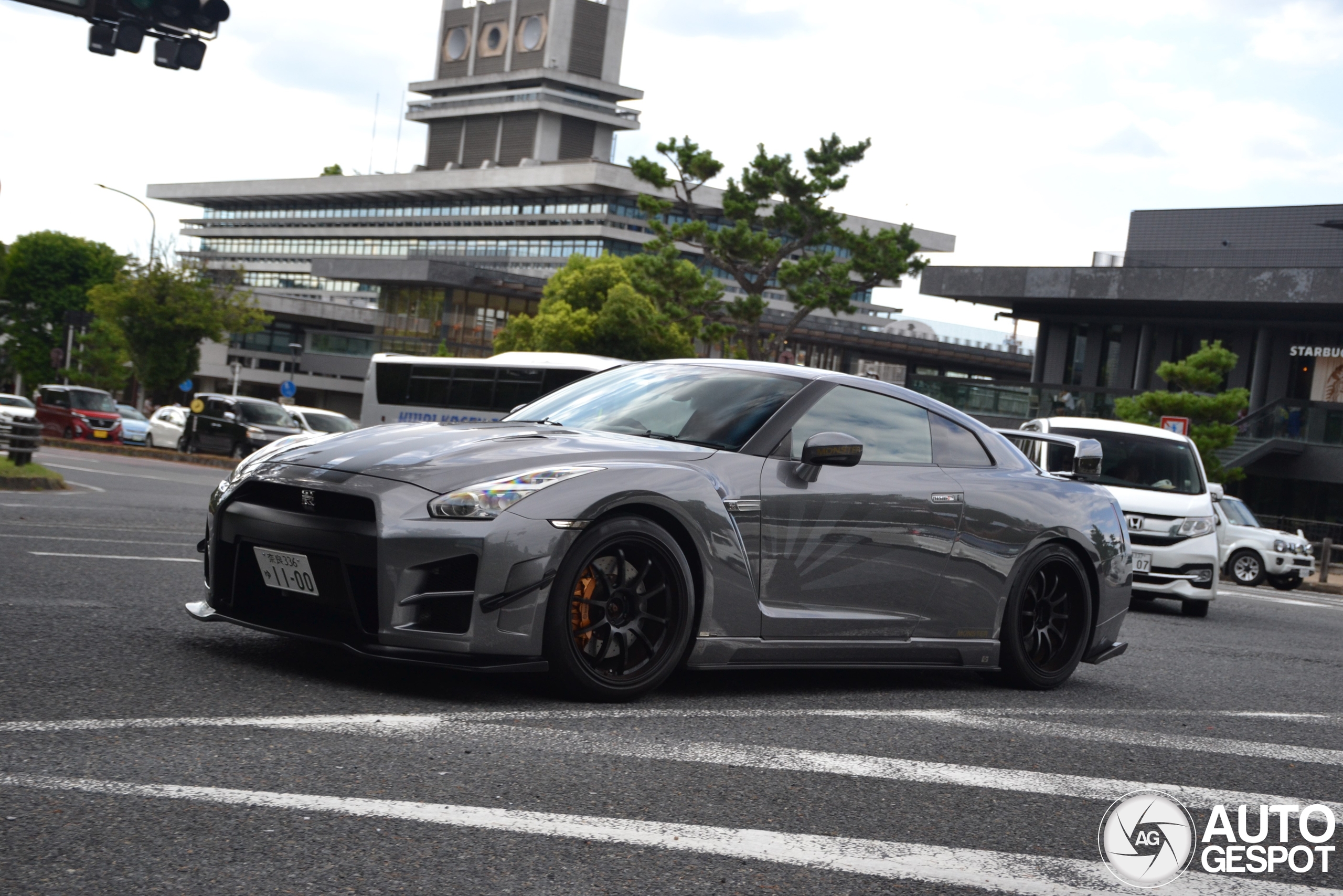 Nissan GT-R