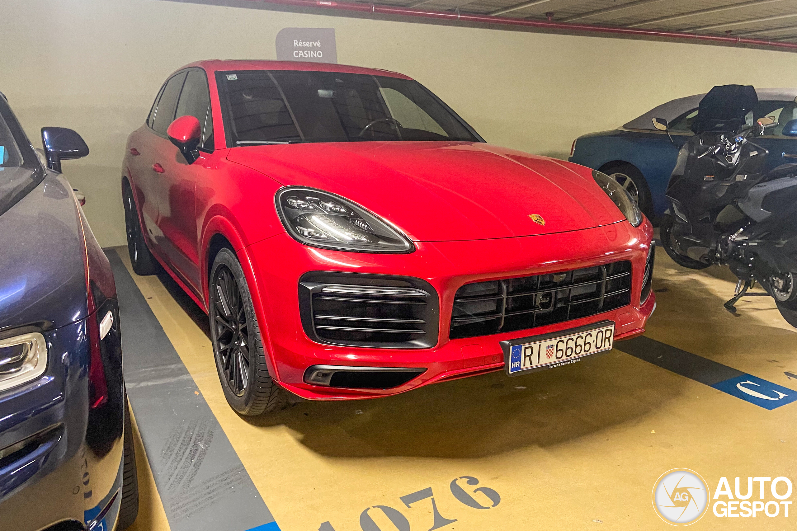 Porsche 9YA Cayenne GTS