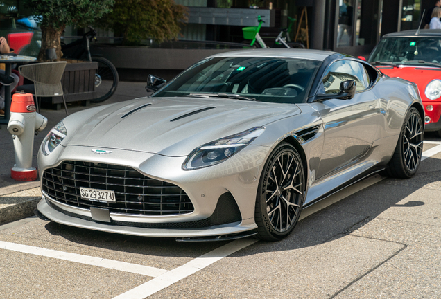 Aston Martin DB12