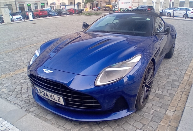 Aston Martin DB12 Volante