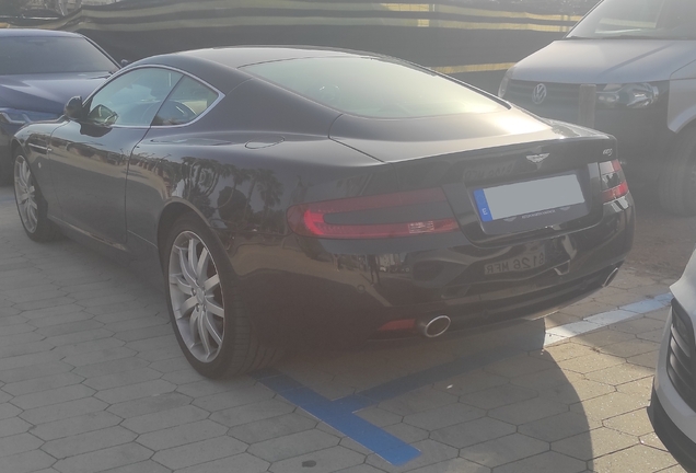 Aston Martin DB9