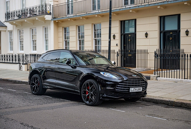 Aston Martin DBX707