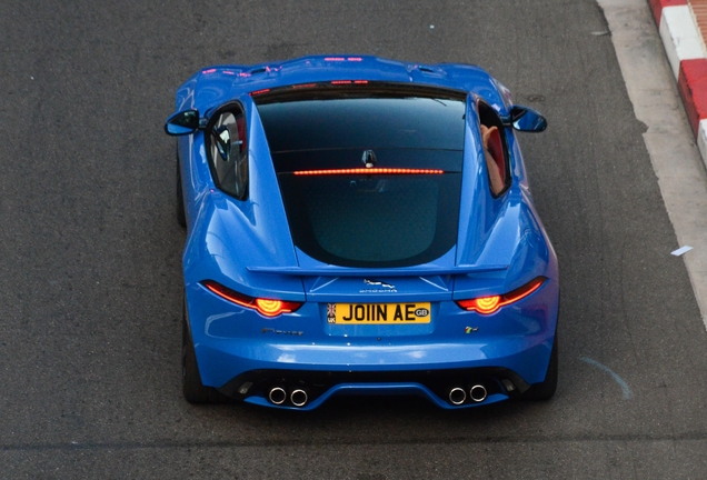 Jaguar F-TYPE R Coupé 2017