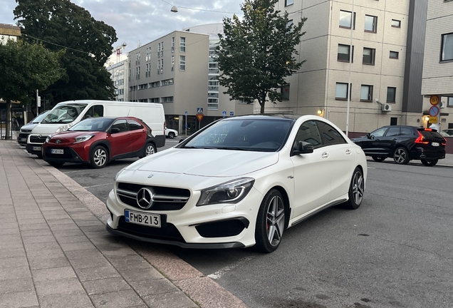 Mercedes-Benz CLA 45 AMG C117