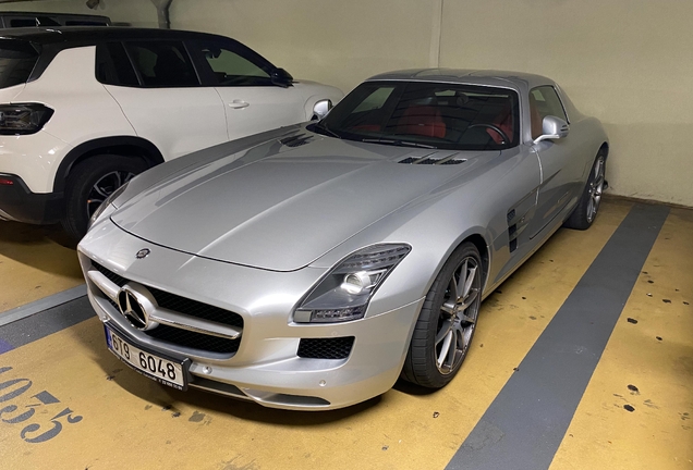 Mercedes-Benz SLS AMG