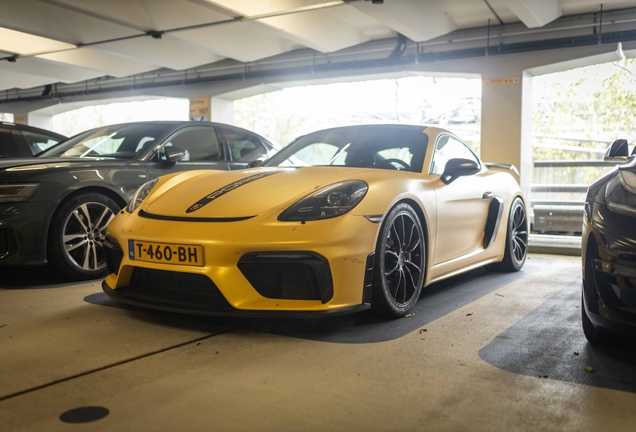 Porsche 718 Cayman GT4