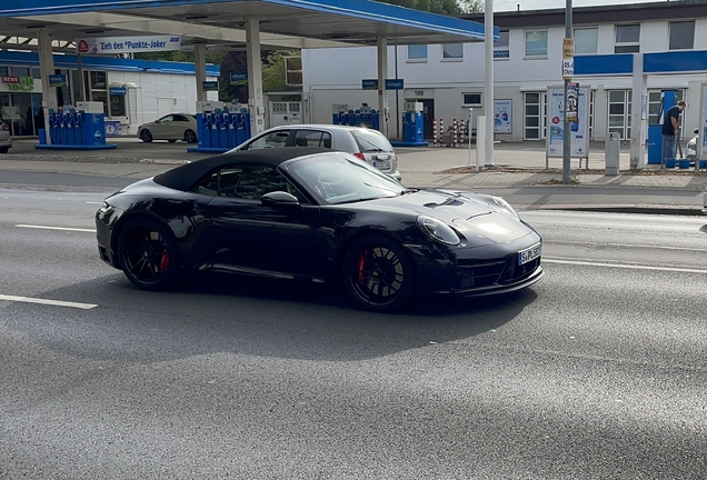 Porsche 992 Carrera 4 GTS Cabriolet