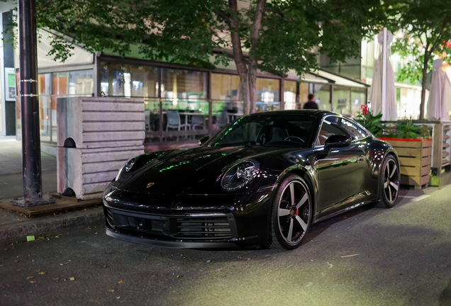 Porsche 992 Carrera 4S