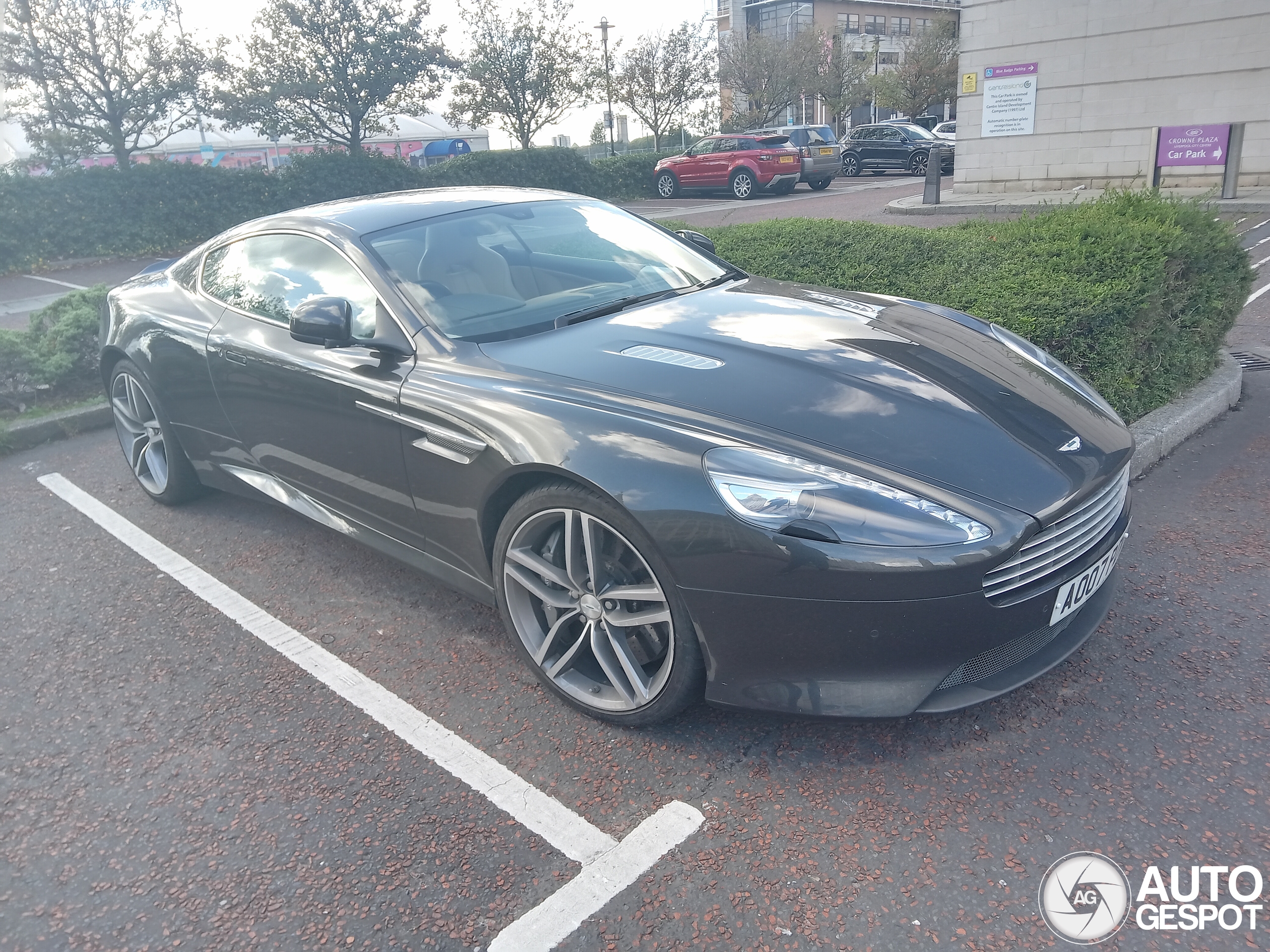 Aston Martin DB9 2013