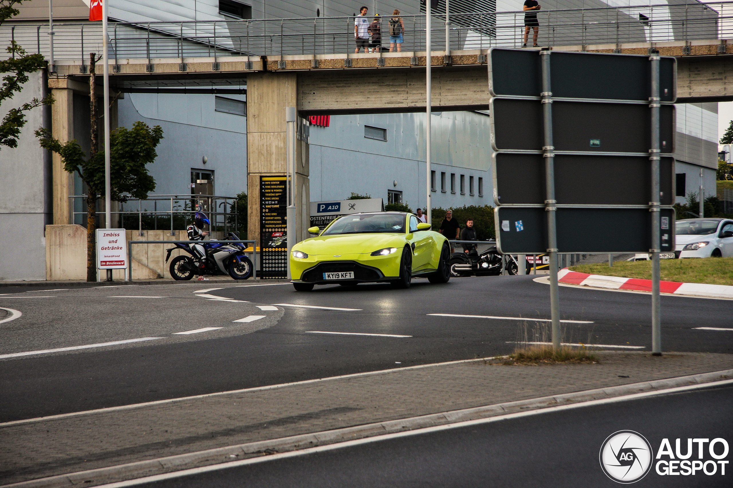 Aston Martin V8 Vantage 2018