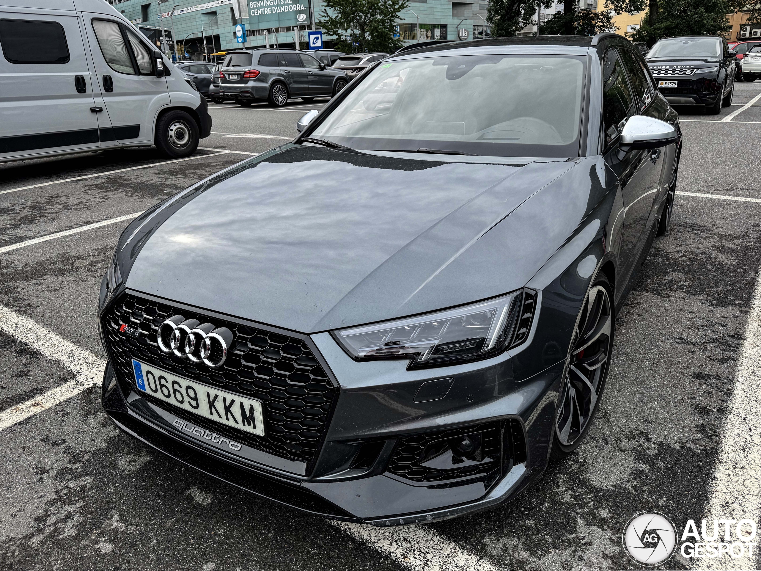 Audi RS4 Avant B9