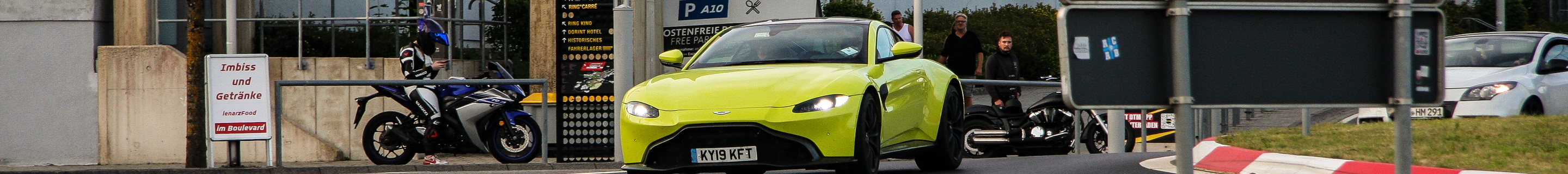 Aston Martin V8 Vantage 2018