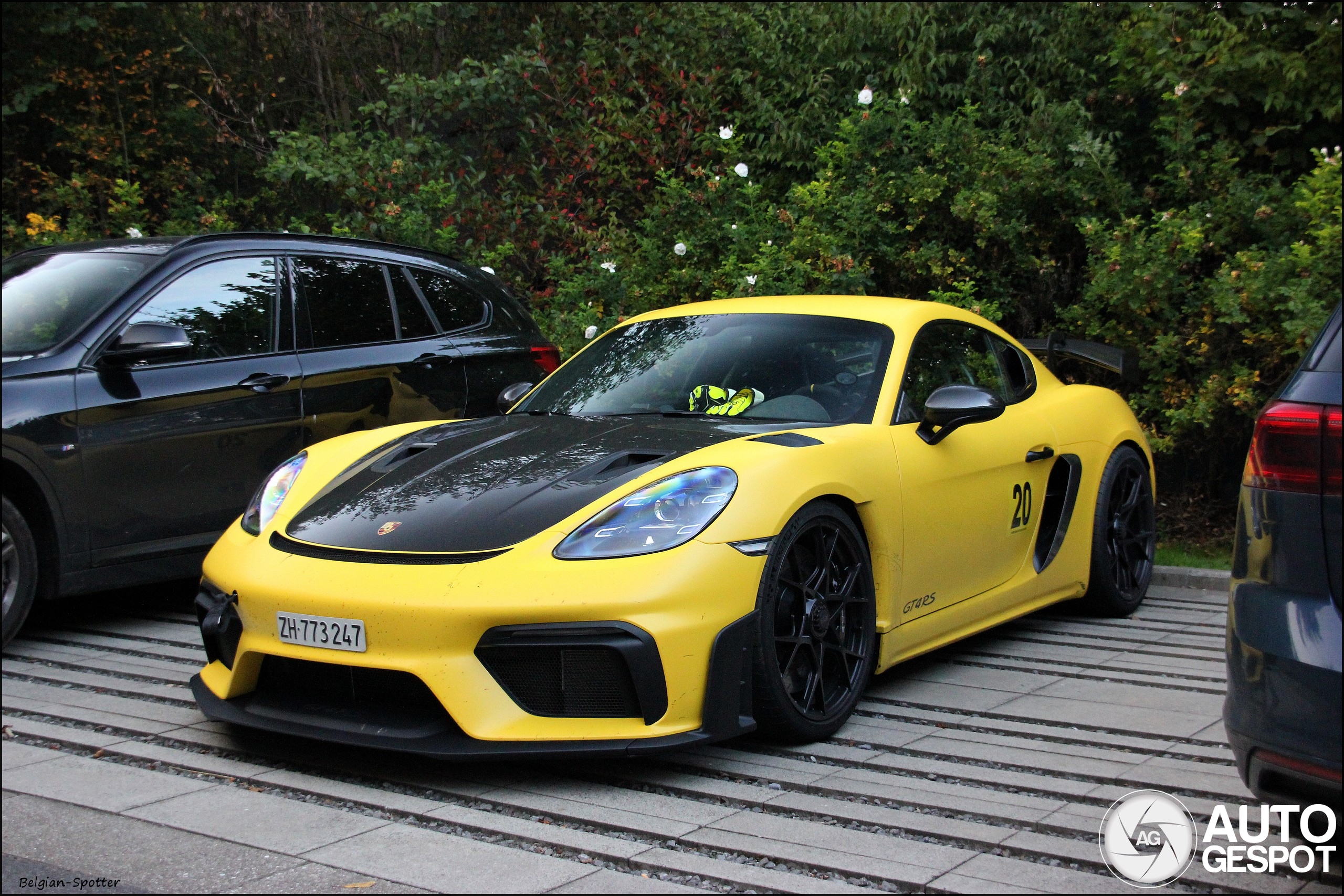 Porsche 718 Cayman GT4 RS Weissach Package