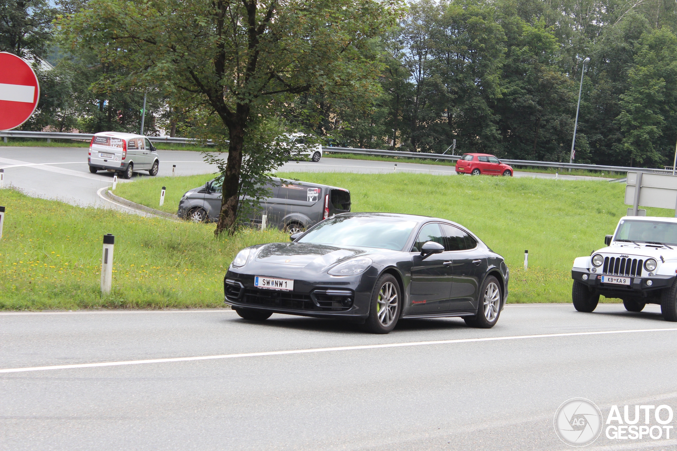 Porsche 971 Panamera Turbo