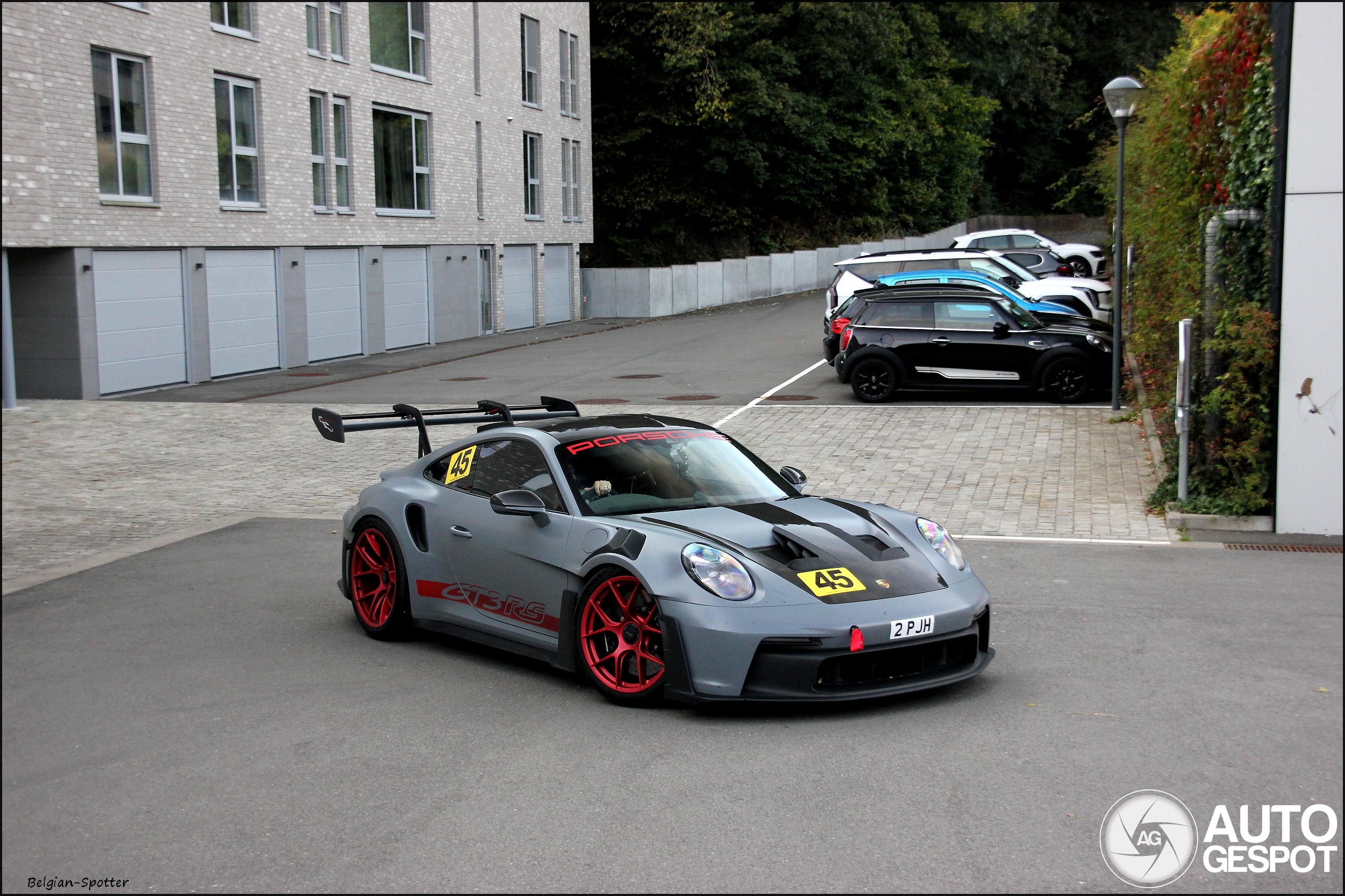 Porsche 992 GT3 RS Weissach Package