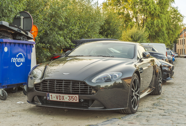 Aston Martin V8 Vantage S