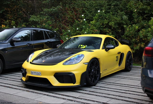 Porsche 718 Cayman GT4 RS Weissach Package