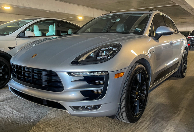 Porsche 95B Macan GTS