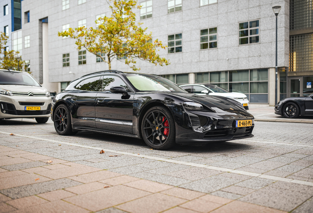 Porsche Taycan GTS Sport Turismo