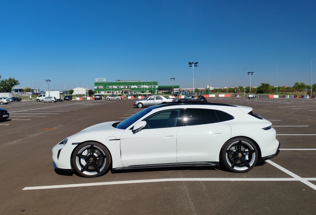 Porsche Taycan GTS Sport Turismo