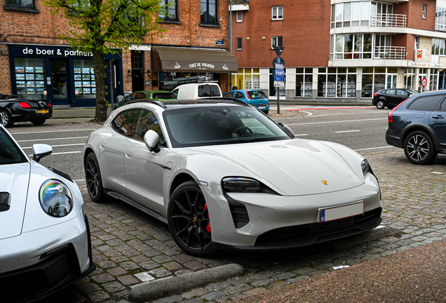 Porsche Taycan GTS Sport Turismo