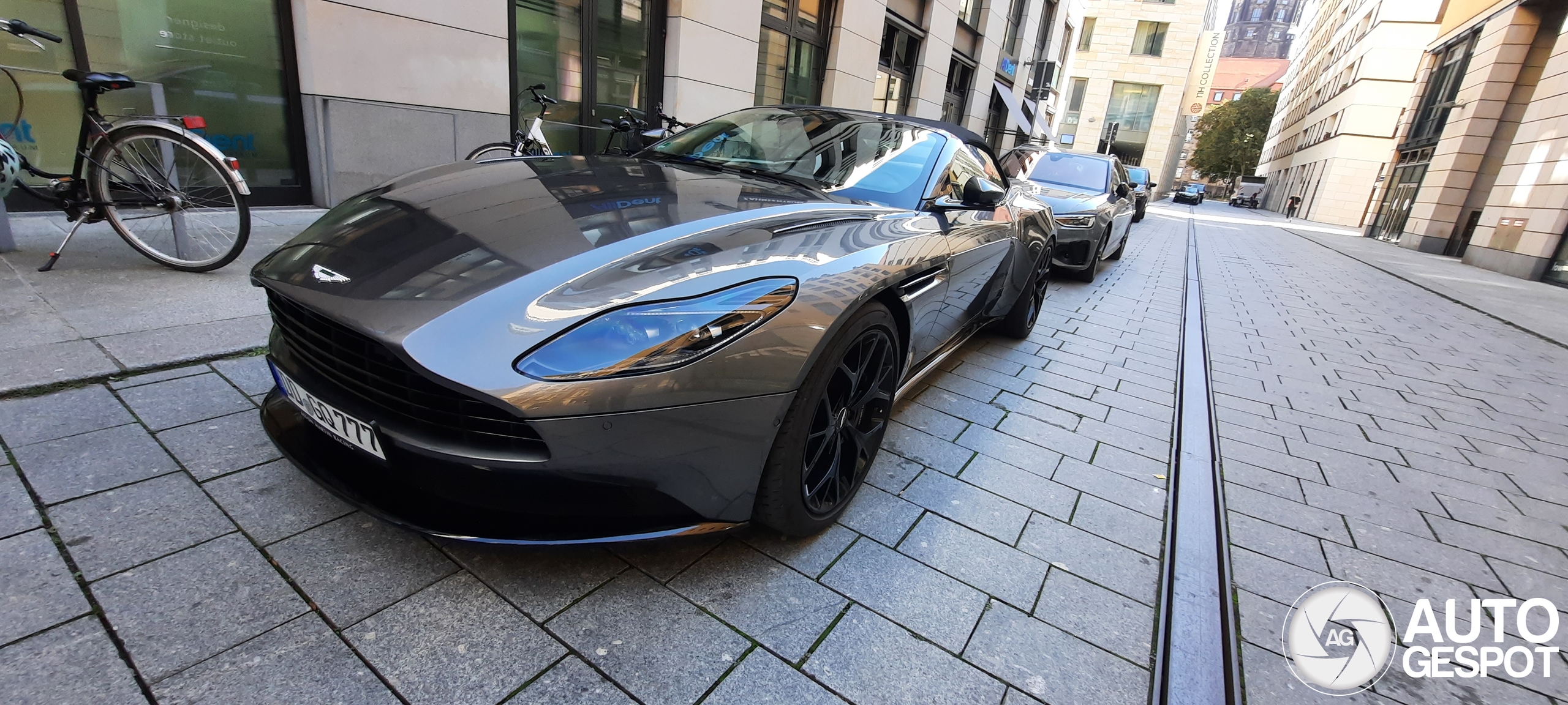 Aston Martin DB11 V8 Volante