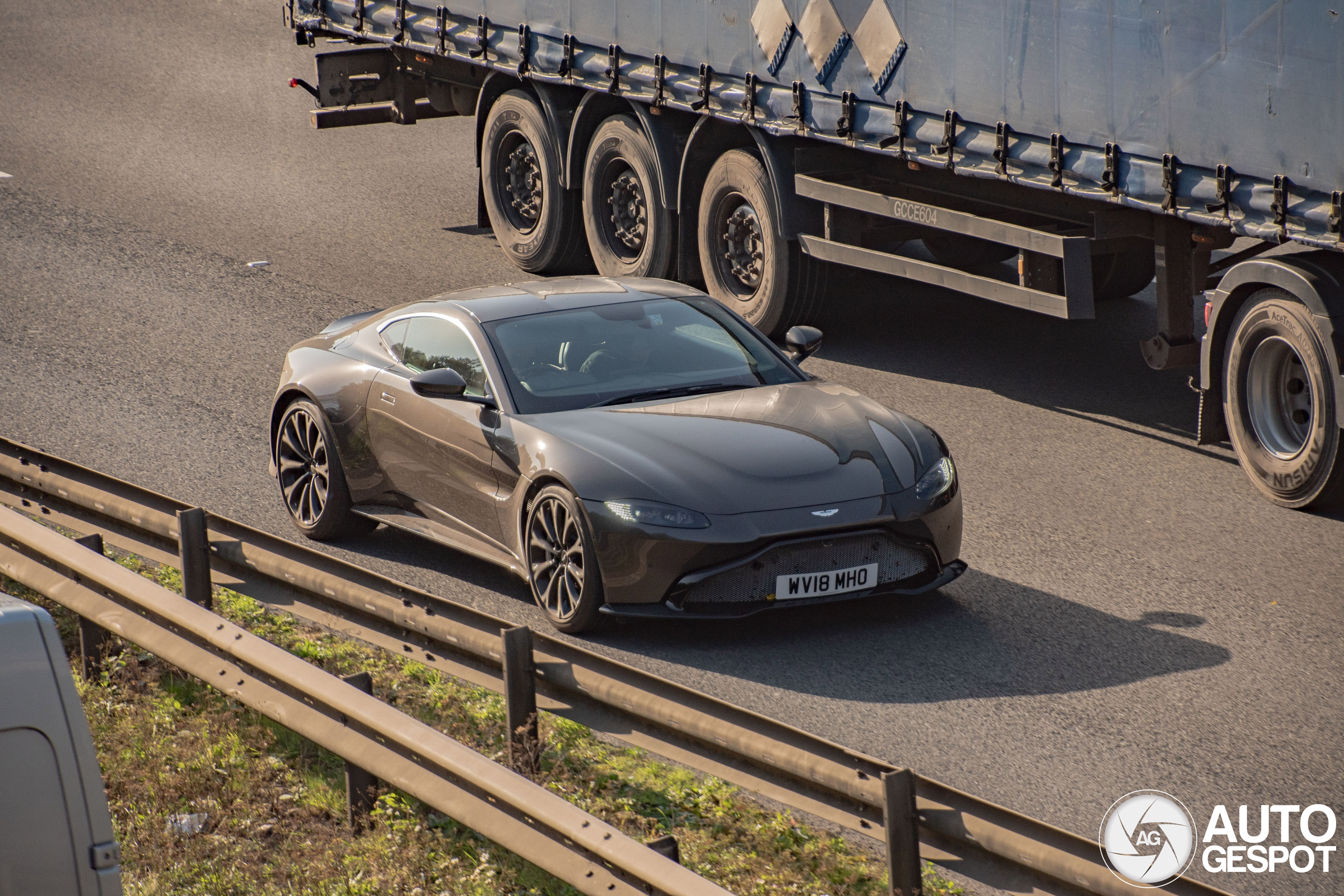 Aston Martin V8 Vantage 2018