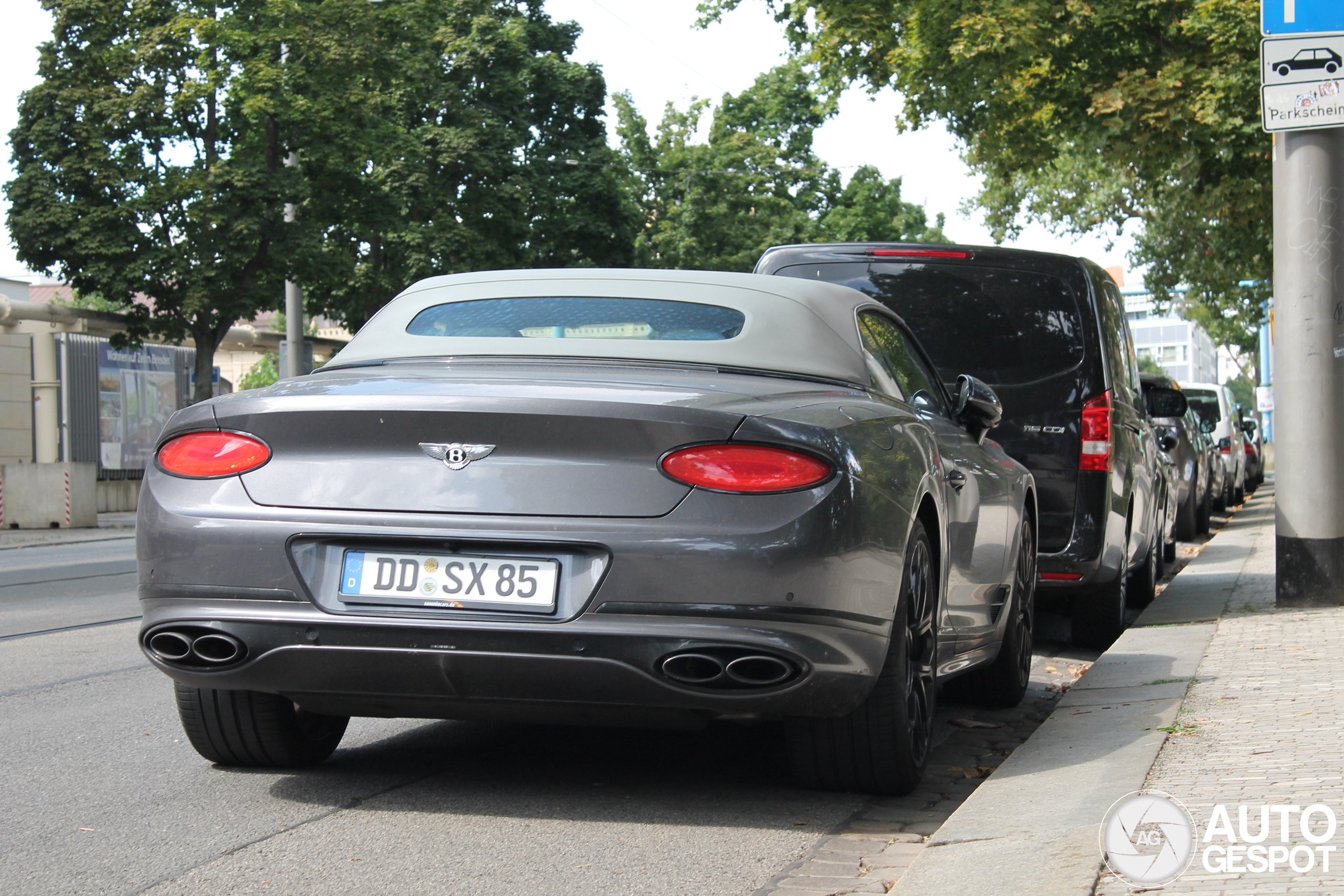 Bentley Continental GTC V8 S 2023