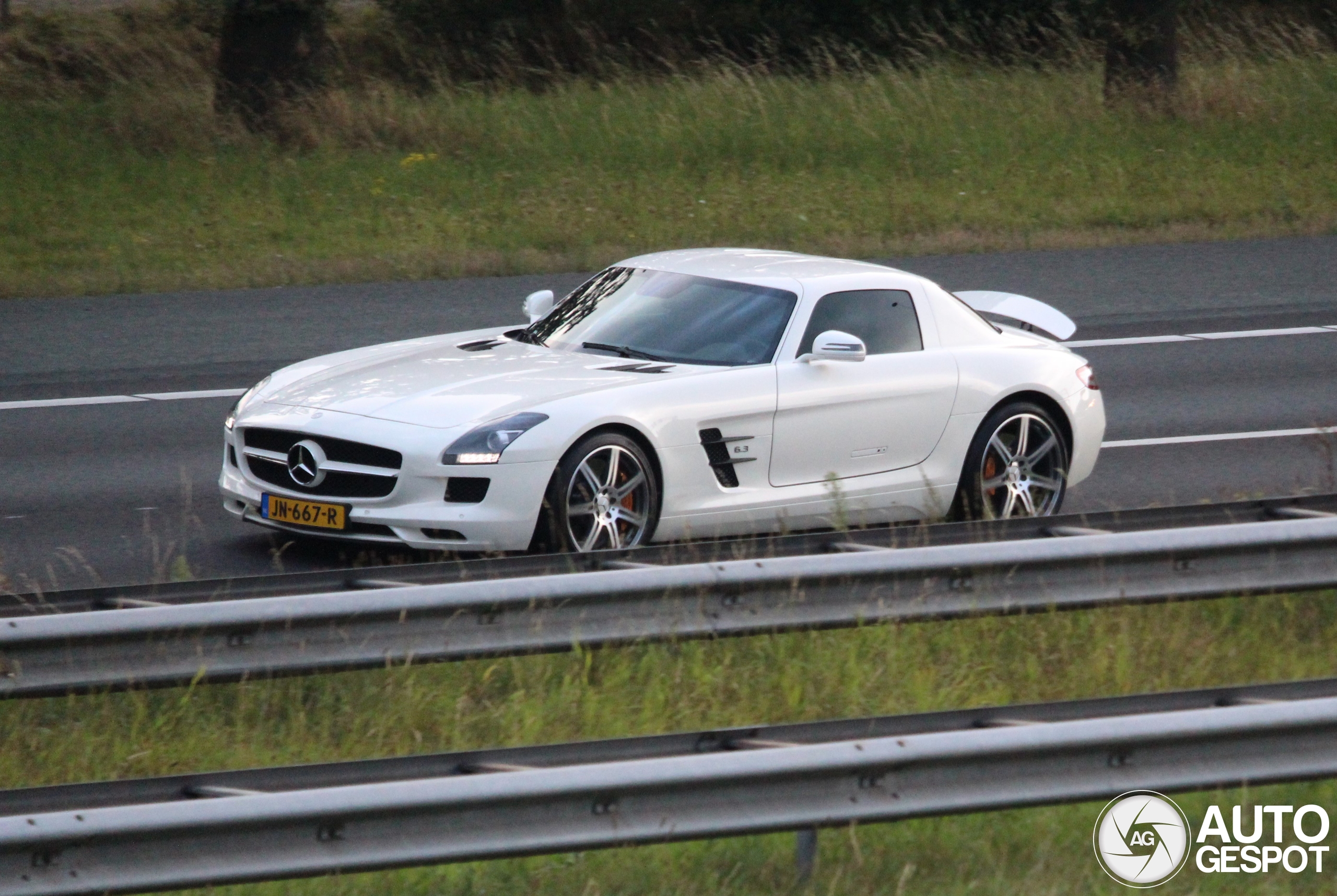 Mercedes-Benz SLS AMG