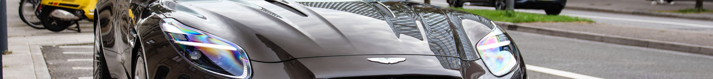 Aston Martin DB12