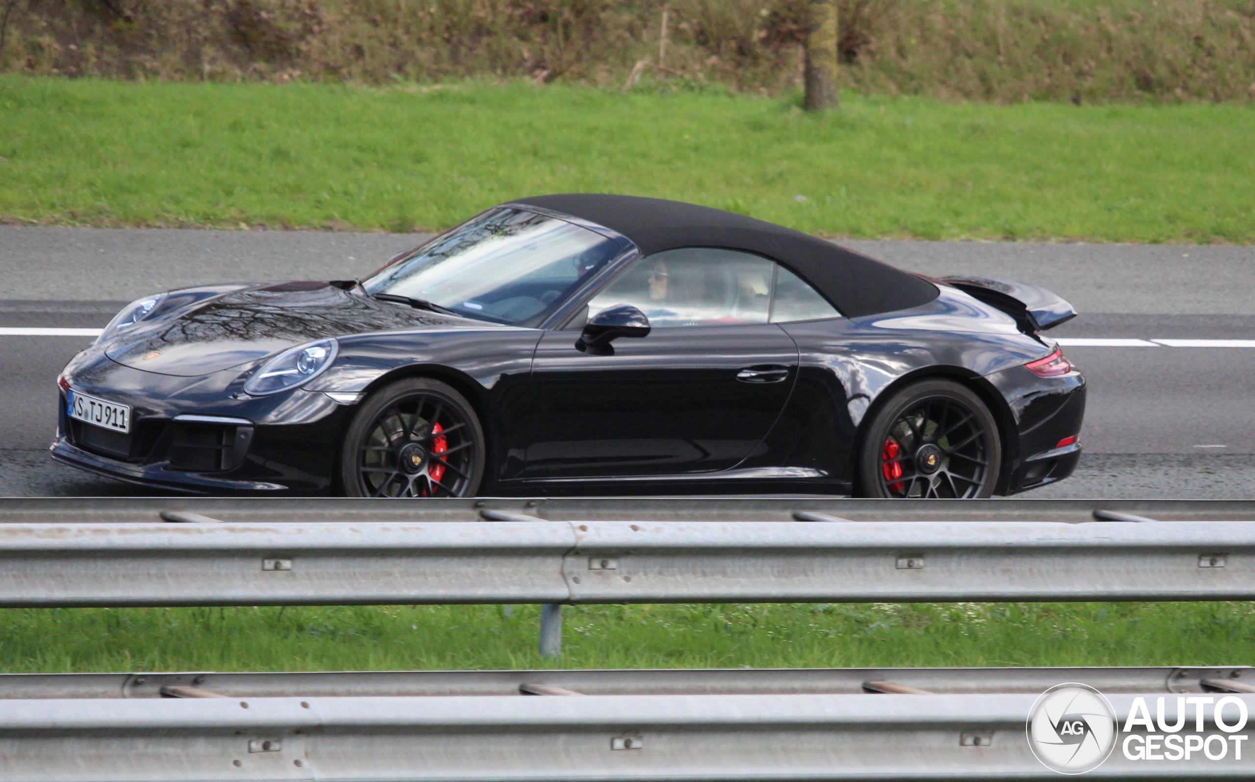 Porsche 991 Carrera 4 GTS Cabriolet MkII